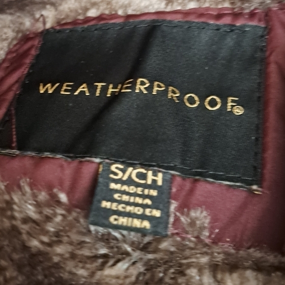 Weatherproof Quilted Zip Up Maroon Vest         Size S/CH - Picture 7 of 7